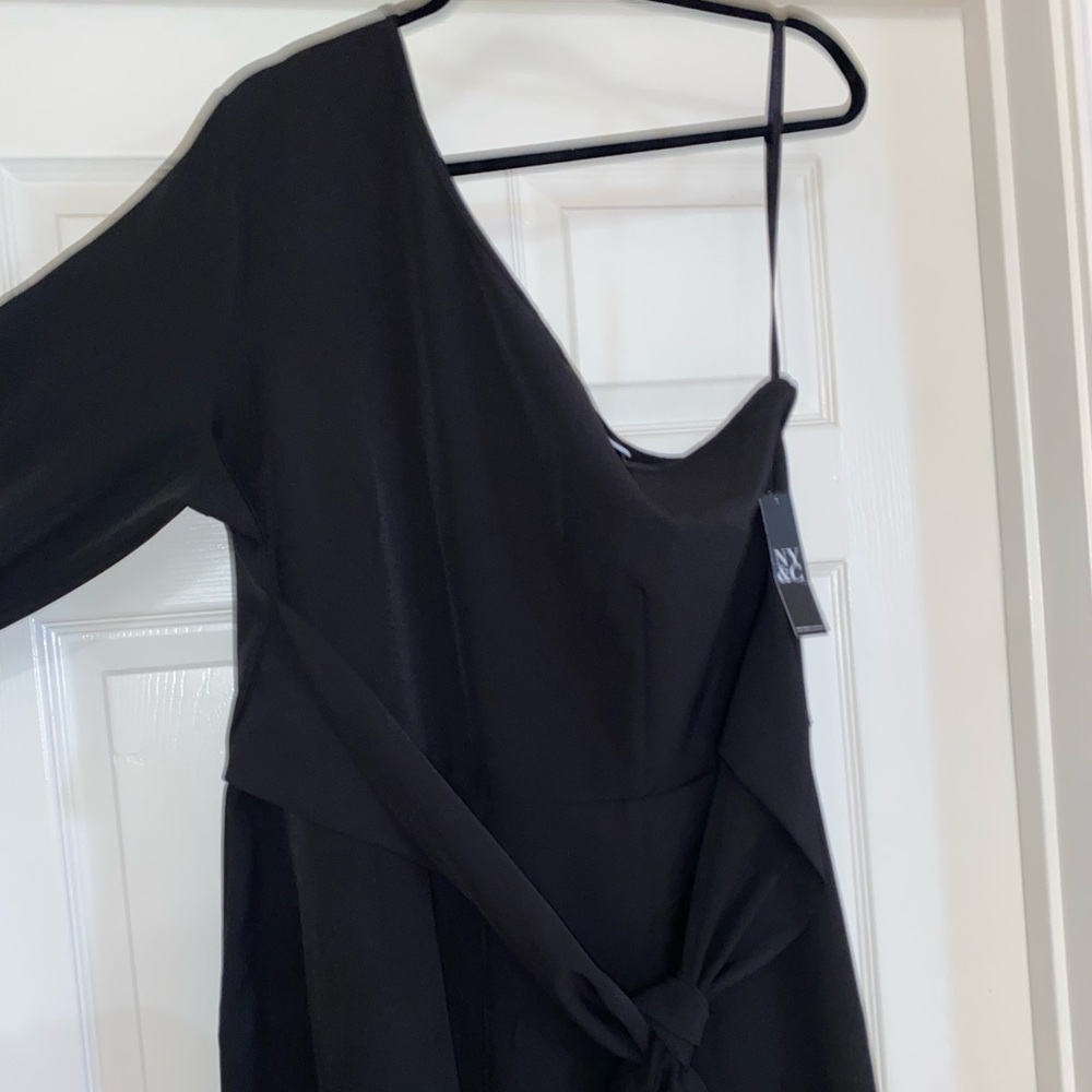 Hey Ladies! Get into this beautiful black jumpsuit from NY&C! 🥰